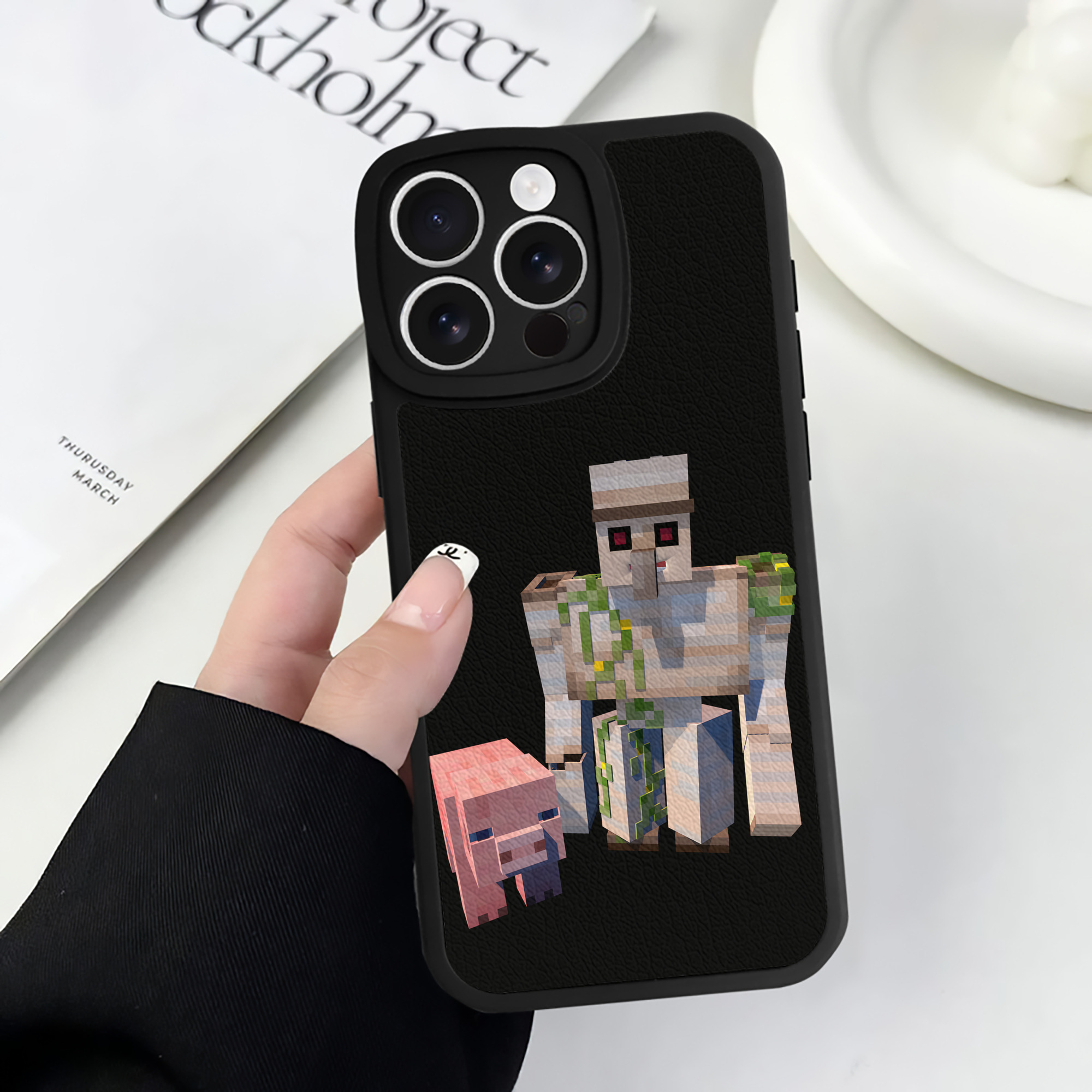 （画像用） マインクラフト ブロックの世界 Minecraft MC Block world 【iPhone 16シリーズ対応】シリコンスマホケース（レザー調） 材質：シリコン